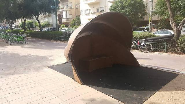 Mini-amphitheater. Noise Pollution. Photo by  Aviv Even 