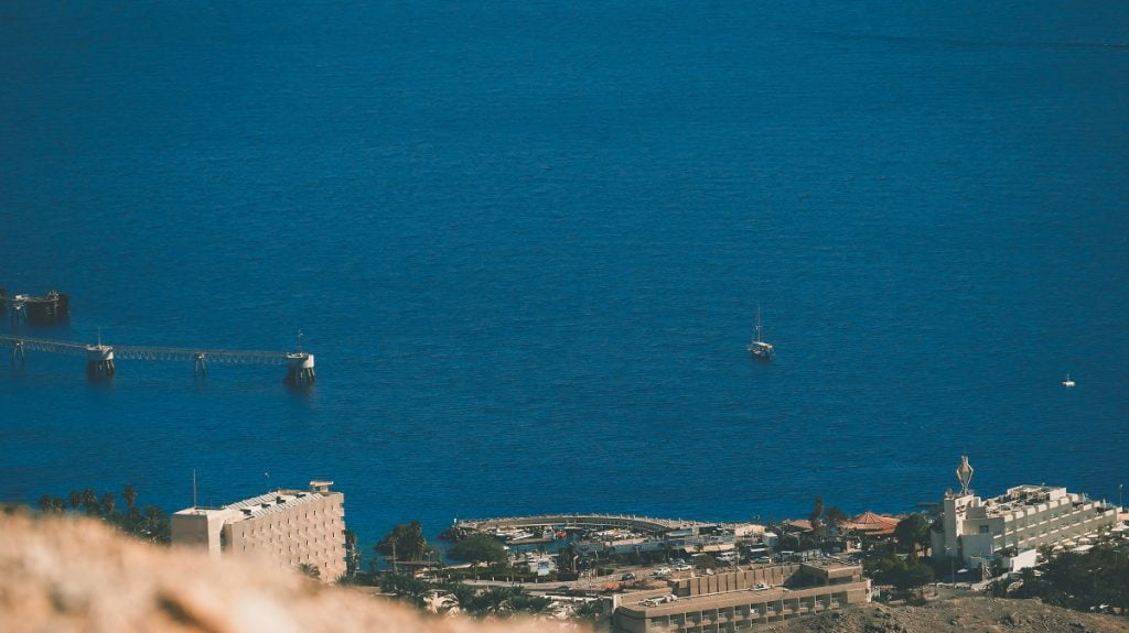 A view of the Red Sea from Eilat. Photo by Josh Appel on Unsplash