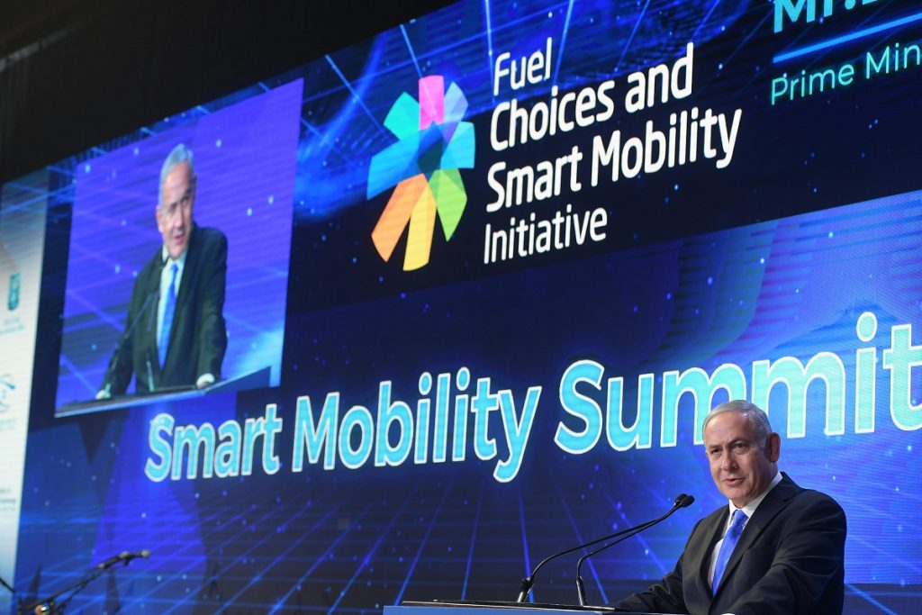 Prime Minister Benjamin Netanyahu at the Smart Mobility Summit in Tel Aviv, October 29, 2018. Amos Ben-Gershom /GPO