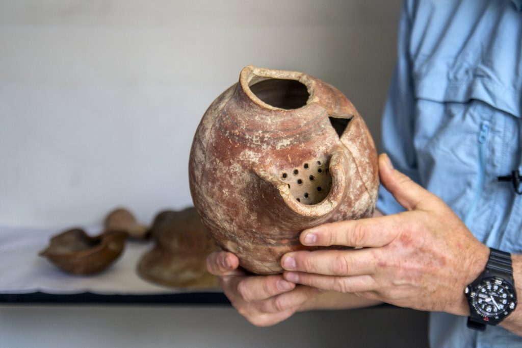 Beer cruse from Tel Tzafit/Gath archaeological digs, from which Philistine beer was produced.  Photography: Yaniv Berman, courtesy of the Israel Antiquities Authority