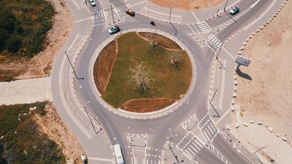 A Yandex autonomous car navigating a roundabout in Tel Aviv. Photo via Yandex