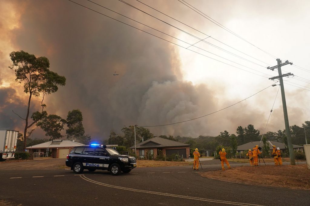 A bushfire moves towards the Southern Highlands township of Yanderra as police evacuate residents from Yanderra Road, December 21, 2019. By Helitak430 - Own work, CC BY-SA 4.0