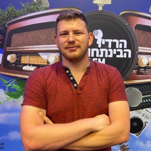 נדב צור