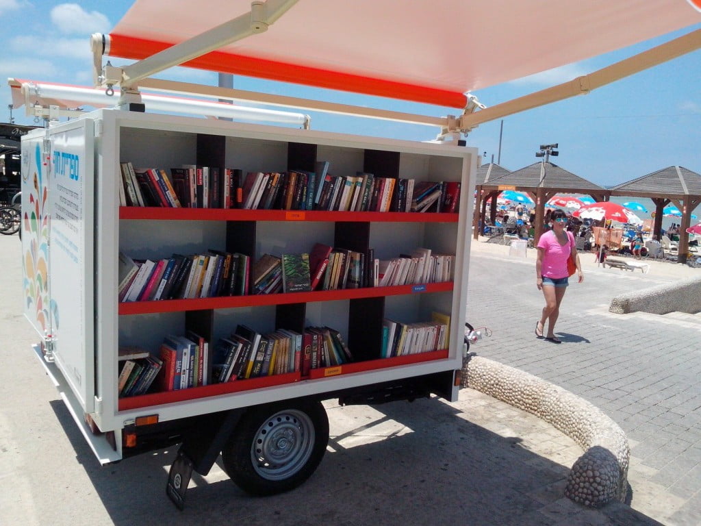 Social Awareness: Tel Aviv Offers A Public Library With A Sea-View