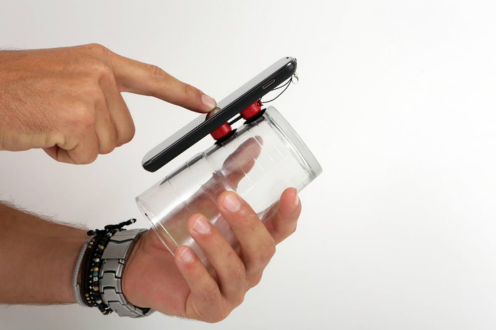 Technology News: Israeli Gadget Will Enable You To Mount Your Phone Anywhere