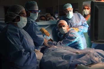 Hadassah surgeons perform a rare in-utero heart surgery. Courtesy of Hadassah Medical Organization
