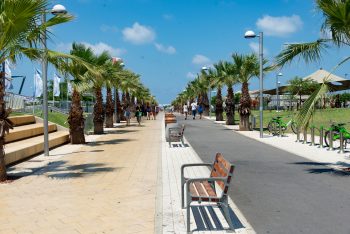 Tel Aviv Promenade. Photo via Xiquinhosilva on Flickr
