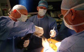 Team of surgeons implant CartiHeal's scaffold into a 30-yea- old woman's knee at Hadassah Medical Center, August 2018 Photo by Hadassah Medical Center