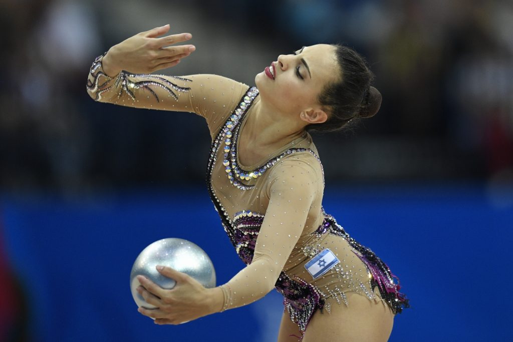 Olympics: Rhythmic Gymnast Linoy Ashram wins gold medal for Israel - The  Jerusalem Post