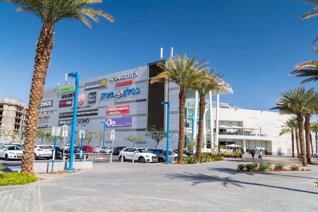 A shopping mall in Eilat with Israeli brands. Deposit Photos