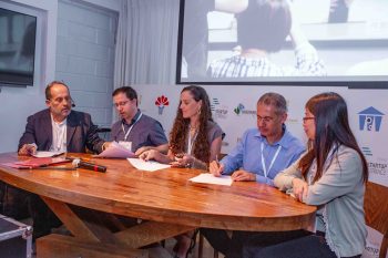 From left to right: Rani Shifron, CEO of Healthier Globe, Tomer Lark, CEO of Serrenno Medical, Efrat Shenhold, CEO and co-founder of Resymmetry, Roie Dahan, co-founder and CTO of Cardio Core, Muna Lo, Secretary of the Economic Division of the Taiwan Embassy in Israel. Photo: Nati Levi