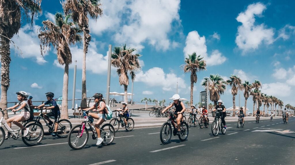 Tel Aviv bike riding
