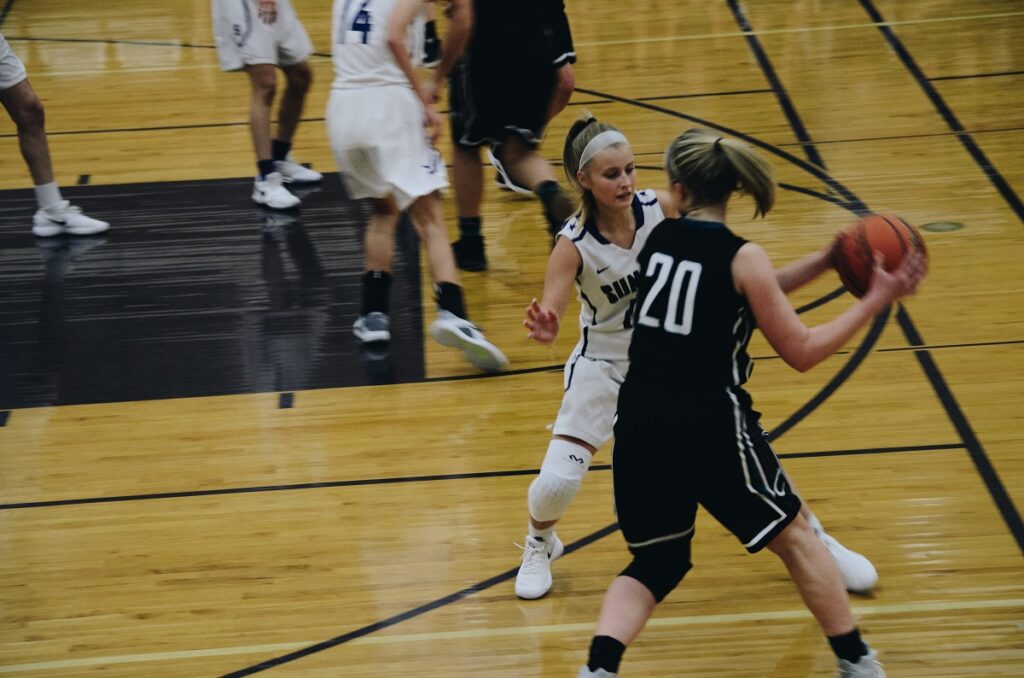 An illustrative photo of a basketball game. Photo by Joel De Leon from Pexels