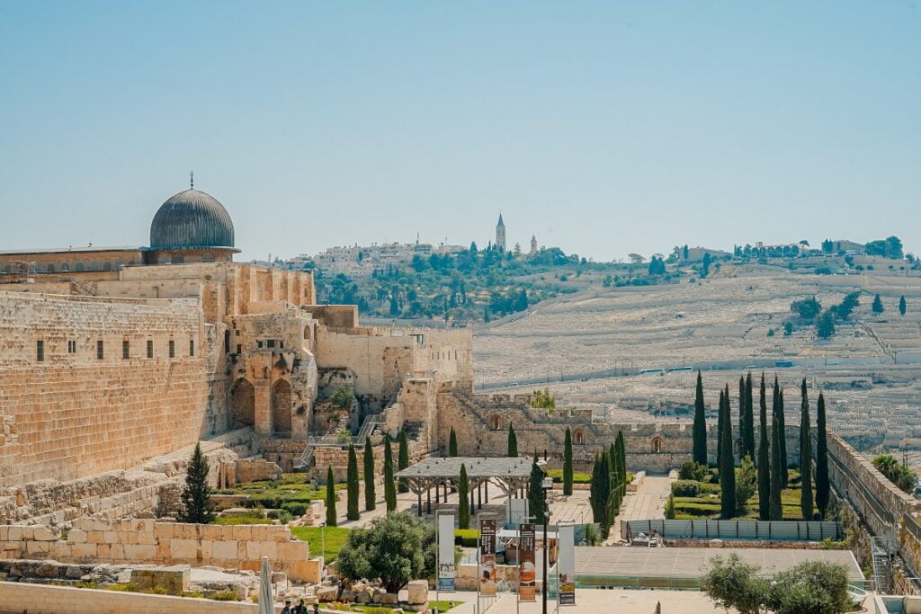 Jerusalem. Photo by Toa Heftiba on Unsplash