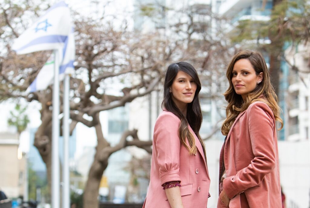 Co-founders of Israeli VC firm iAngels, Mor Assia, left, and Shelly Moyal, right. Courtesy