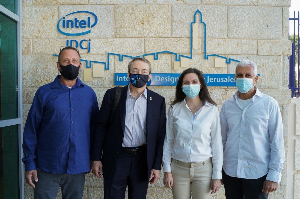 Intel Israel's management team meets with Pat Gelsinger, Intel CEO, during his visit to Jerusalem on May 2, 2021.Standing left to right: Yaniv Garty, Intel Israel General Manager, Pat Gelsinger, Intel CEO, Karin Eibschitz-Segal General Manager of Intel Validation Engineering & Intel Israel Development Center, and Daniel Ben Atar, Factory Sort Manufacturing co General Manager. Courtesy