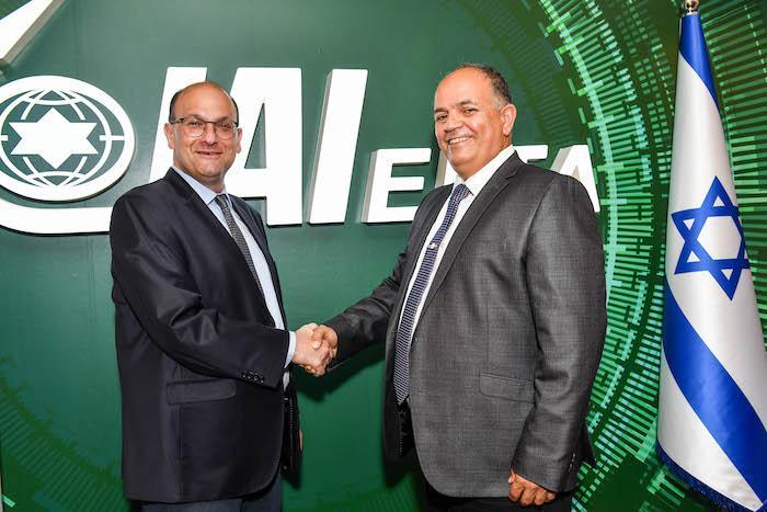 Dr. Shlomi Codish, left, director general of the Soroka Medical Center, and Yoav Turgeman, vice president of IAI and CEO of ELTA, at the ceremony for the signing of the partnership agreement. Photo: IAI 