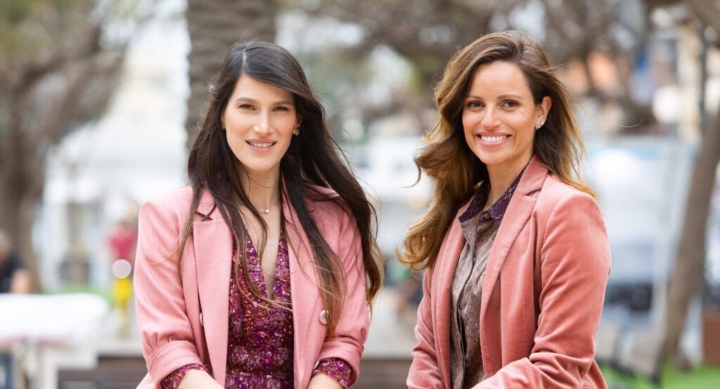 Co-founders of Israeli VC firm iAngels, Mor Assia, left, and Shelly Moyal, right. Photo: Efi Sameach