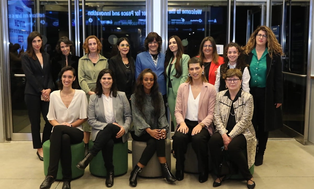Peres Center Honors 14 Women With 2nd Annual 'Medal of Distinction'