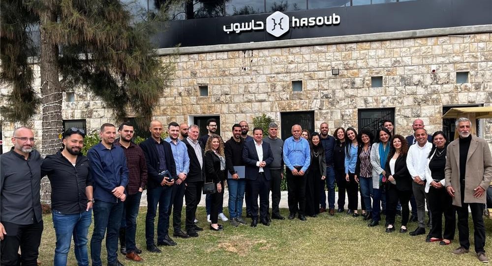 مشرعون إسرائيليون يزورون مركزًا للتكنولوجيا الفائقة لتعزيز الابتكار العربي